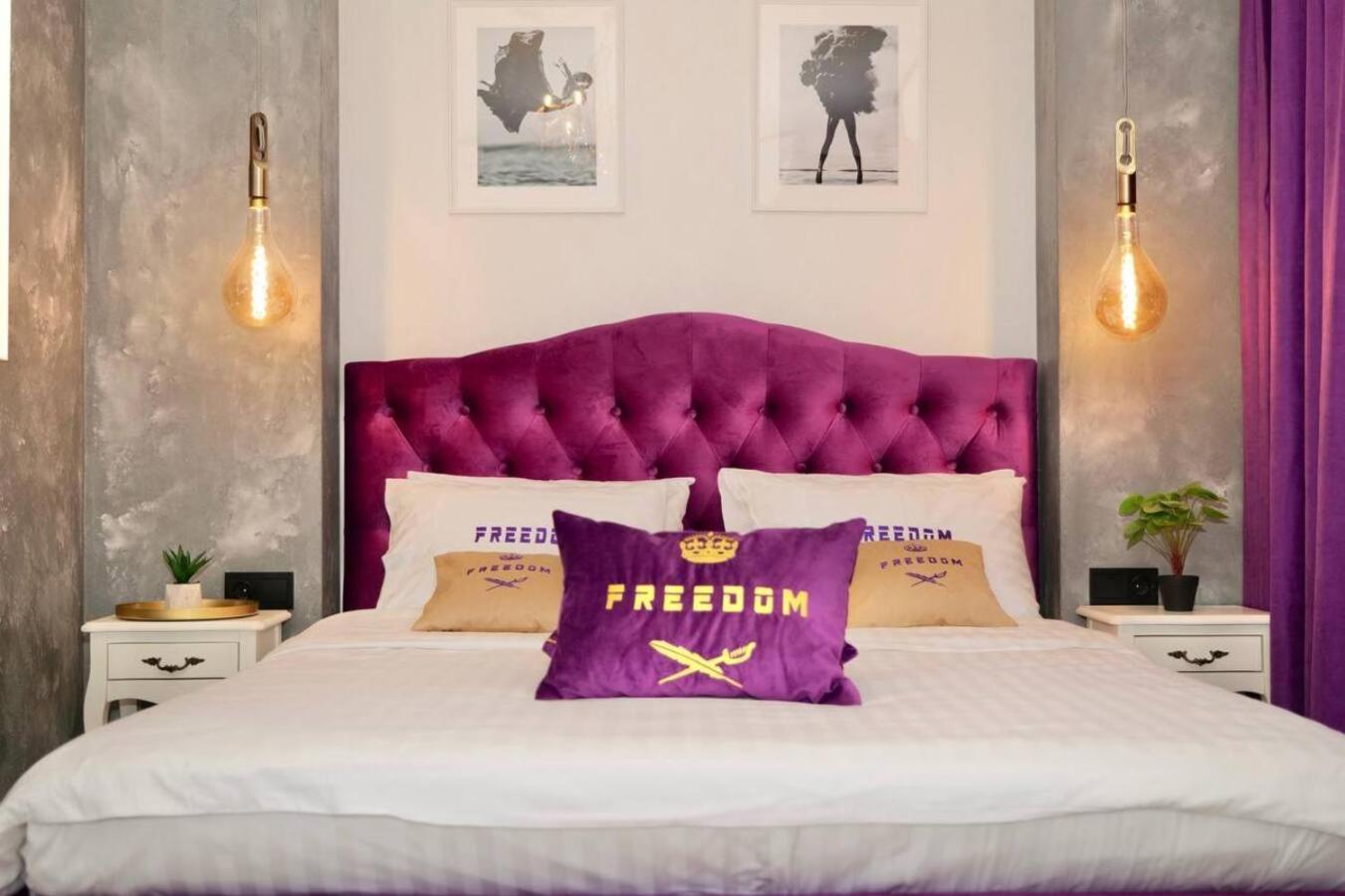 Freedom Apartments In City Center Kiev Exteriör bild