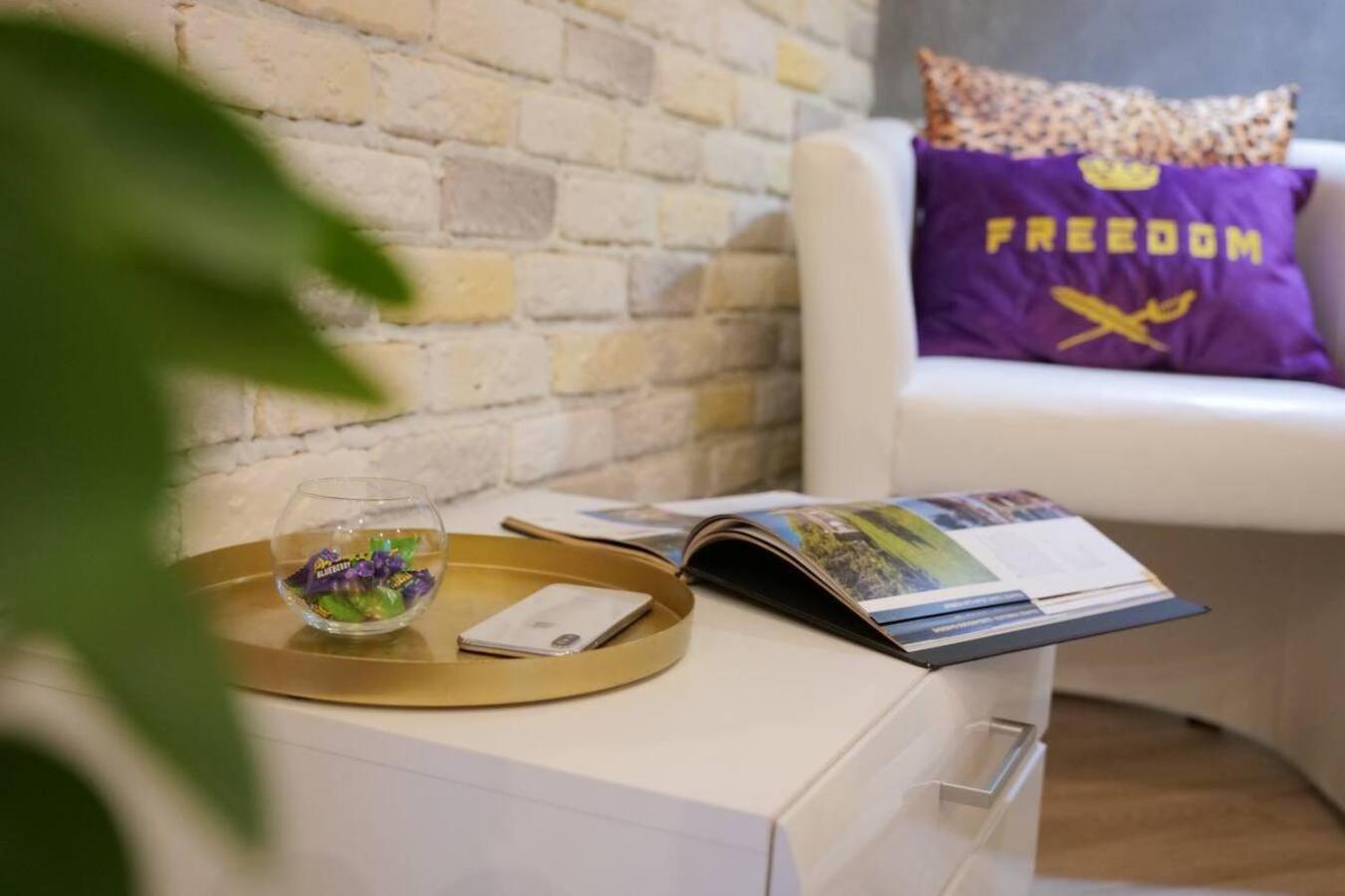 Freedom Apartments In City Center Kiev Exteriör bild